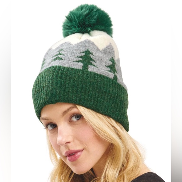 Serengeti Accessories - NWT! Pine Tree Cozy Lined Holiday Winter Beanie with Pom, GREEN MULTI
